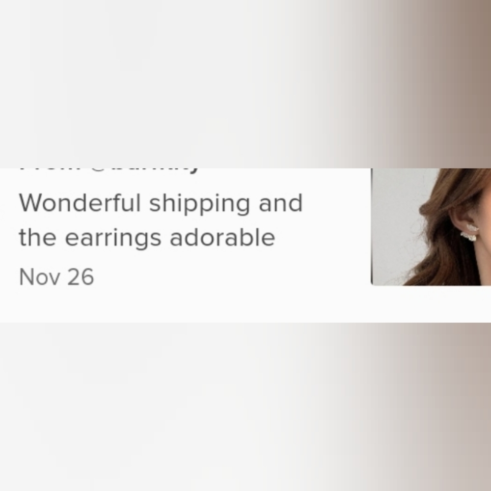 3/$18 Butterfly double sided earrings - Picture 2 of 4